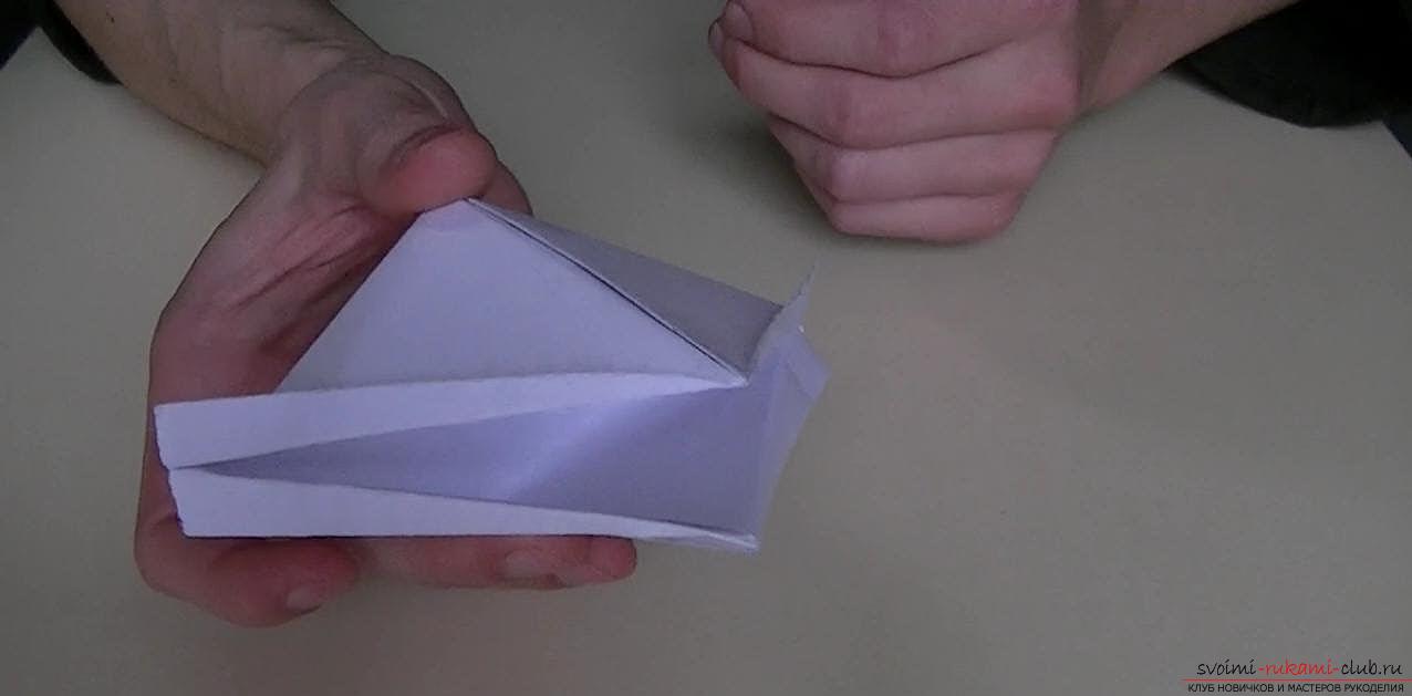 Поделка лягушка-кораблик оригами из бумаги. Фото №3