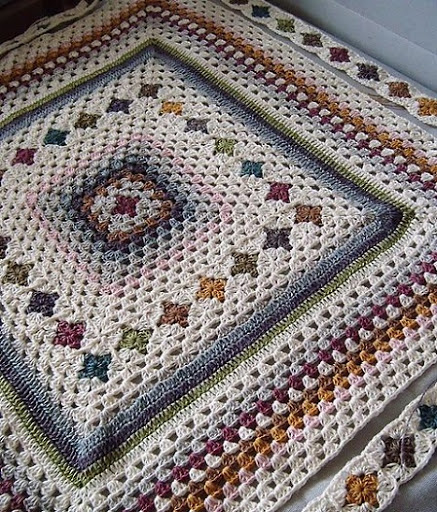 Плед из квадратов крючком: схемы вязания пошагово бабушкиного квадрата с фото и видео