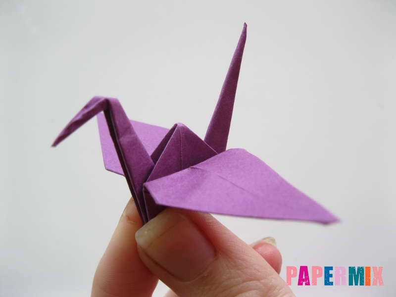 Бумажный журавлик оригами пошаговая. Бумажный Журавлик. Журавль оригами. Оригами Журавлик из бумаги. Журавль из бумаги своими руками.