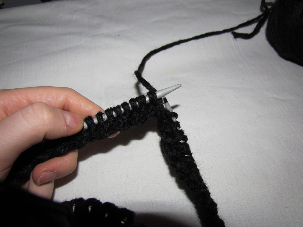 Вязание шарфа-снуда спицами (10)