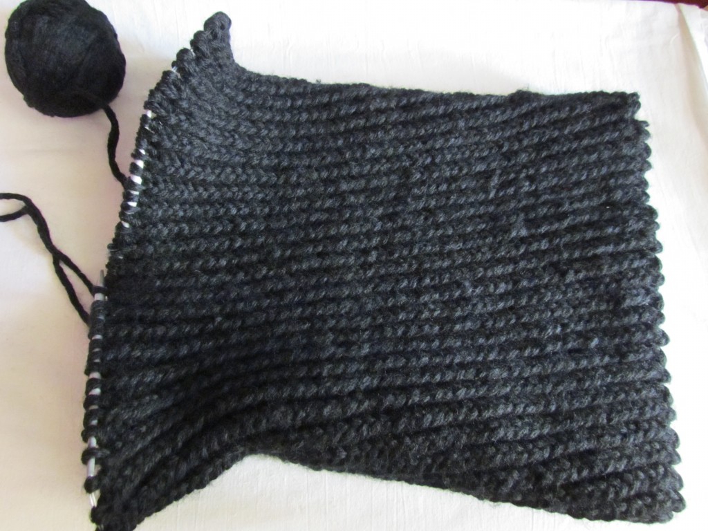 Вязание шарфа-снуда спицами (13)