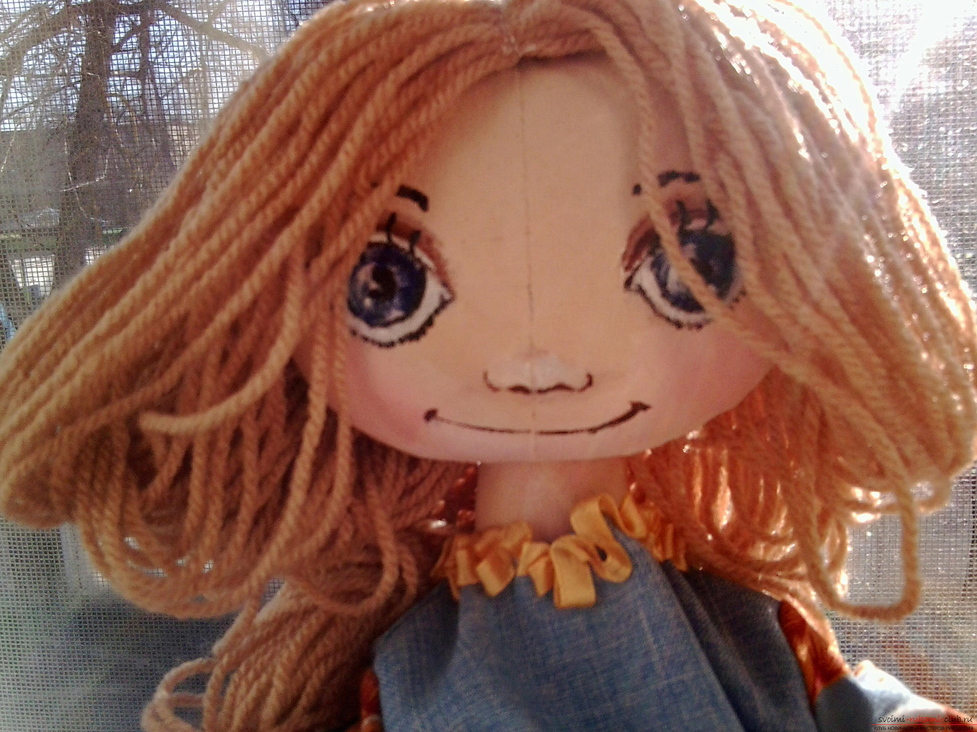 Подробный мастер-класс по шитью куклы-большеножки с пошаговыми фото. Фото №32