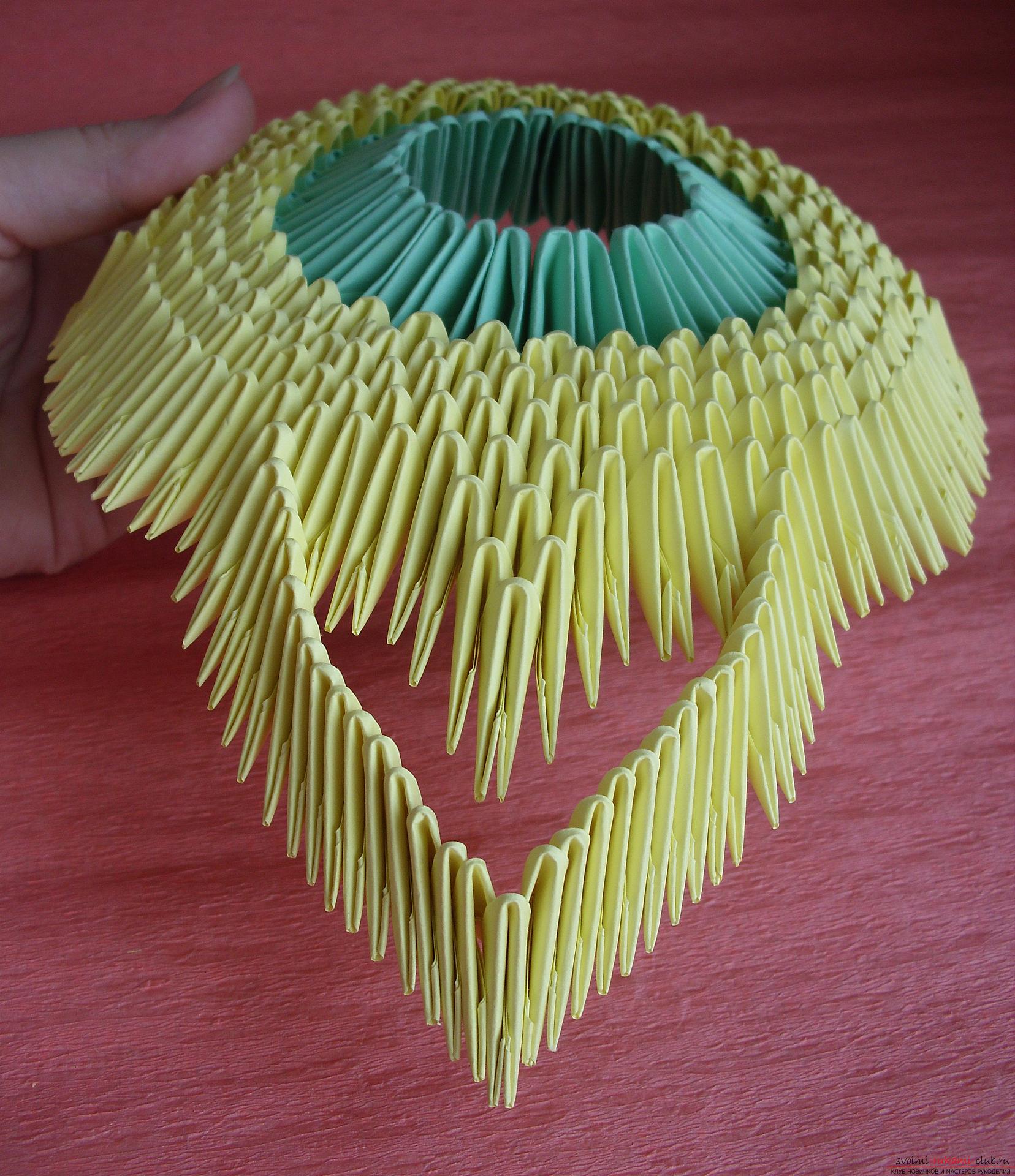 Этот мастер-класс научит как сделать вазу своими руками из модульного оригами.. Фото №8