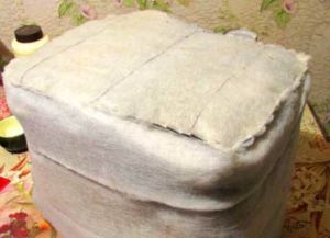 Пуфик из пластиковых бутылок своими руками4