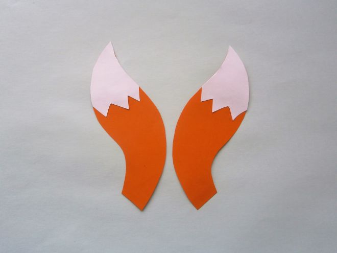 к деталям хвоста лисы приклеим белые детальки