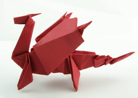 Бумажный дракон с птической иллюзией слежения