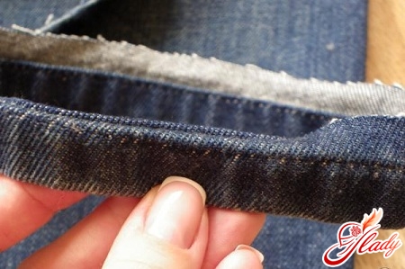 Как подшить джинсы на машинке?