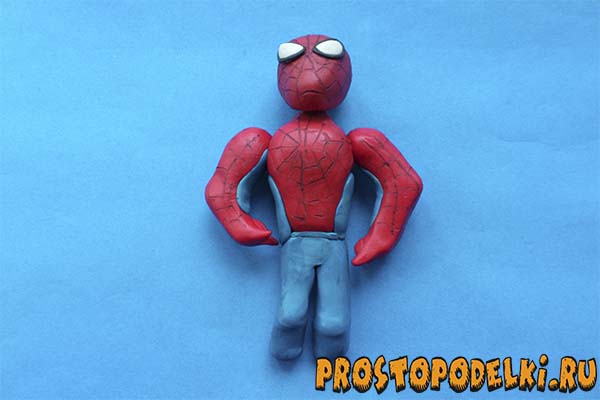 Человек-паук из пластилина-09q