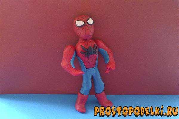 Человек-паук из пластилина-14