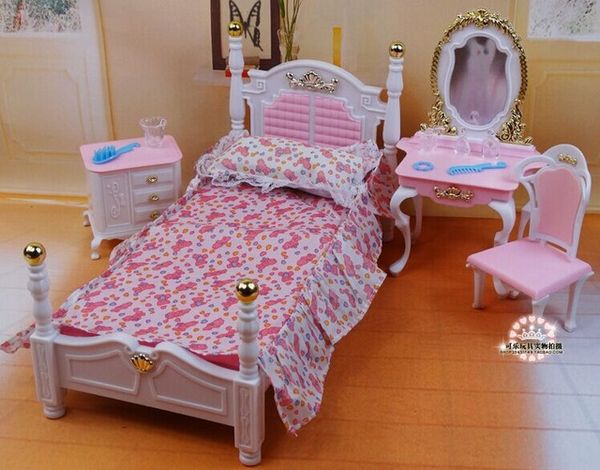 Спальня для кукол