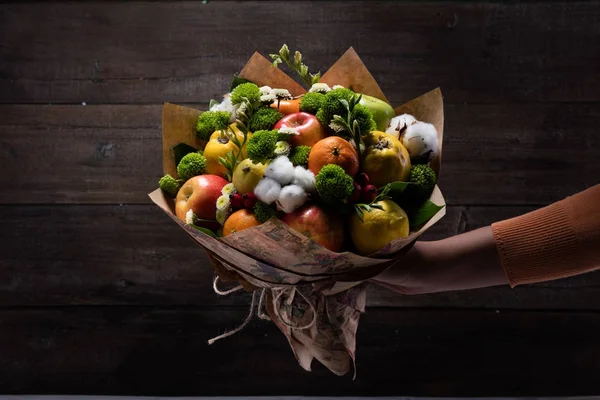Оригинальный Букет Необычной Съедобных Овощей Фруктов — стоковое фото