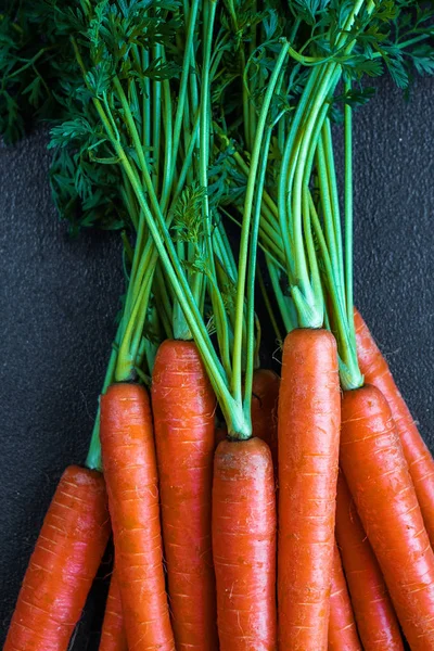 Вид Сверху Кучу Свежий Сырой Моркови Черном Фоне — стоковое фото