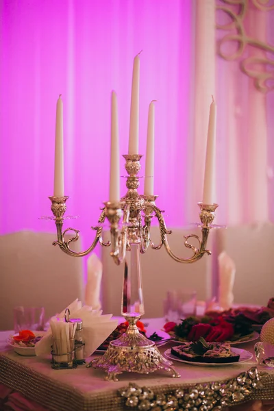 Красивые свадебные свечи — стоковое фото