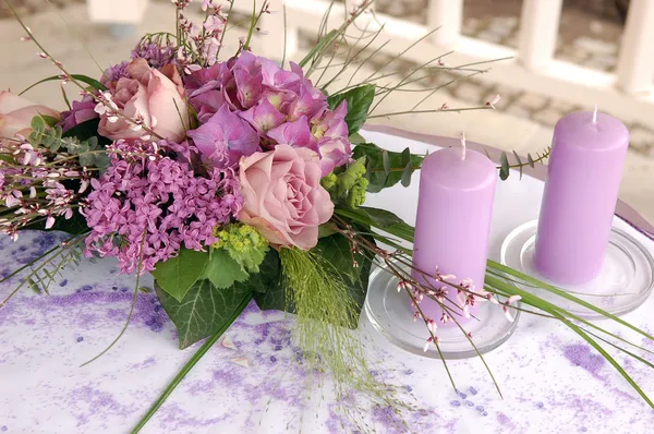 Фиолетовый Свадебные украшения — стоковое фото